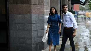 Conservadores brit&acirc;nicos se re&uacute;nem com esperan&ccedil;a de continuar no poder