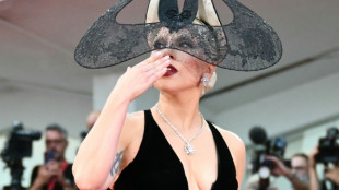 Lady Gaga far&aacute; megashow gratuito em Copacabana em maio