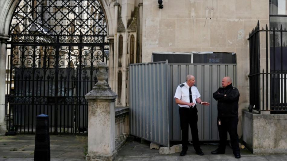 Nova obra de Banksy aparece em Londres ap&oacute;s deten&ccedil;&otilde;es de manifestantes pr&oacute;-palestinos