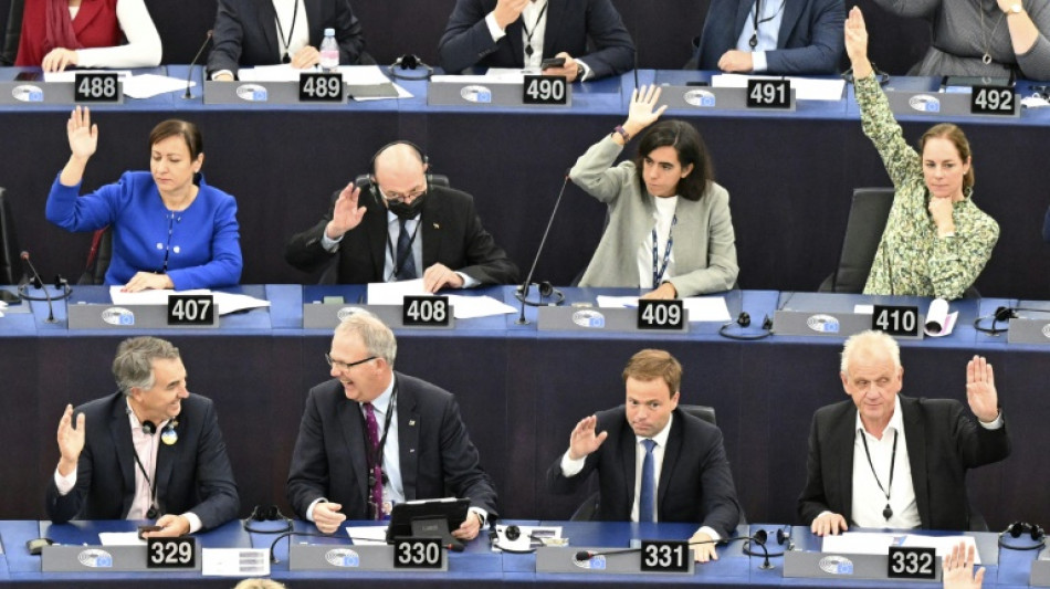 El Parlamento Europeo aprueba la adopci&oacute;n del cargador universal para dispositivos port&aacute;tiles