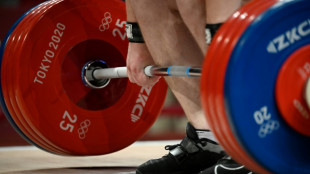 Halterofilista iraniano &eacute; suspenso por cumprimentar atleta israelense