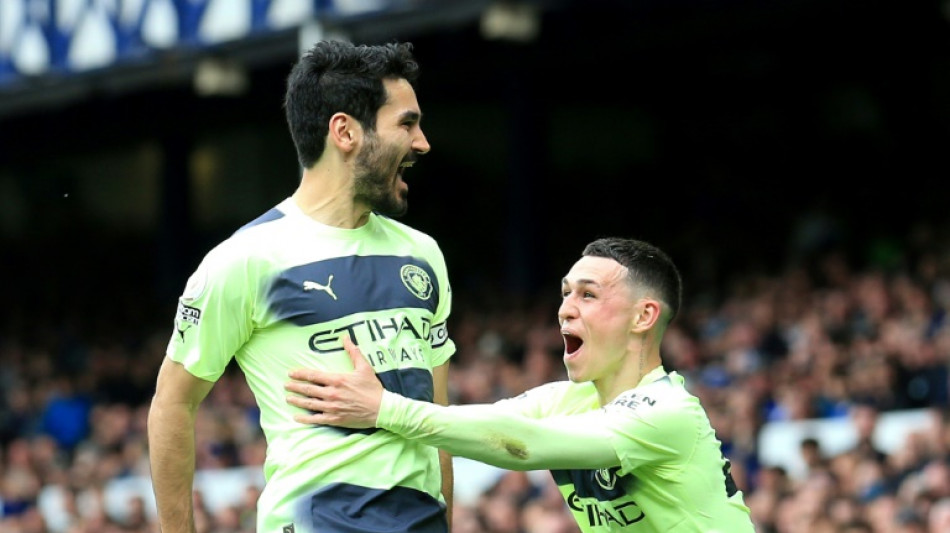 City vence Everton (3-0) com show de G&uuml;ndogan e fica mais perto do t&iacute;tulo da Premier League