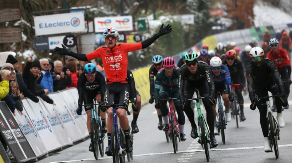 El franc&eacute;s Dorion Godon gana una s&eacute;ptima etapa de la Par&iacute;s-Niza reducida
