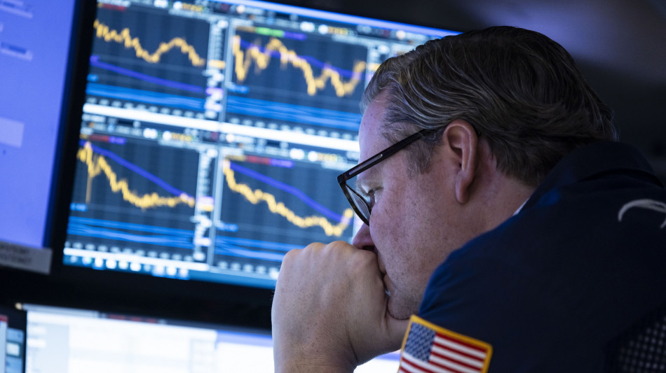 Wall Street sprofonda, Dj -3,56%, Nasdaq -4,89%
