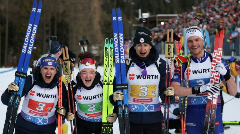 Mondiaux de biathlon: la France &agrave; nouveau titr&eacute;e en relais mixte