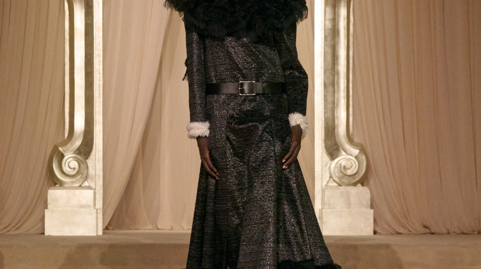 Tra sartorialit&agrave; e natura Chanel sfila in attesa di Blazy