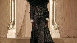 Tra sartorialit&agrave; e natura Chanel sfila in attesa di Blazy