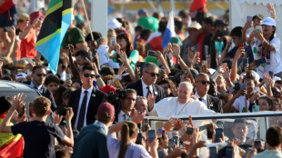 Papst Franziskus h&auml;lt Freiluft-Messe zum Abschluss von Weltjugendtag in Lissabon ab