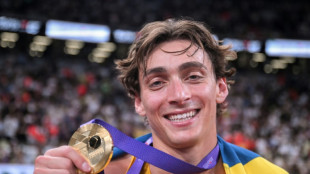 Duplantis logra su tercer oro mundial seguido y eleva su récord a 6,30 m