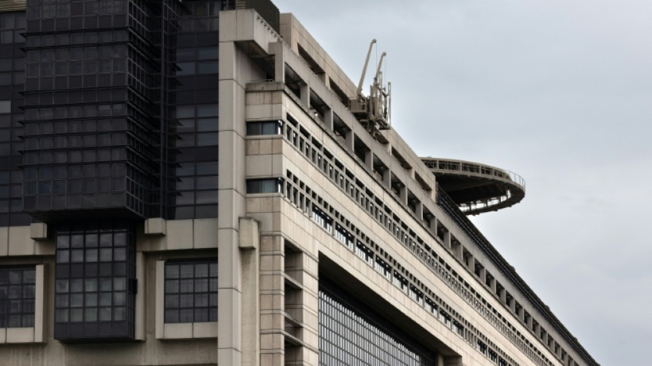 S&P rebaixa nota da França por 'incerteza' sobre finanças públicas