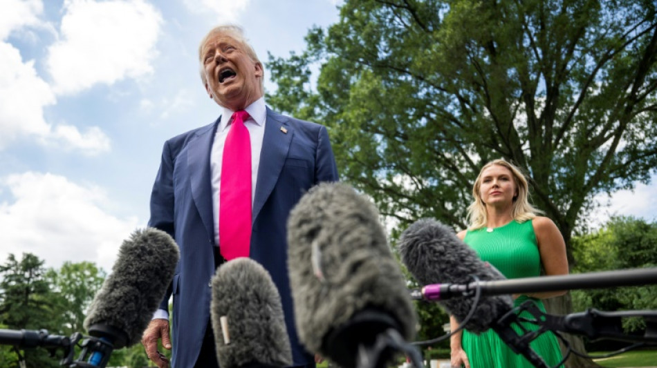 Trump dice que cualquier informaci&oacute;n "cre&iacute;ble" de Epstein deber&iacute;a ser publicada