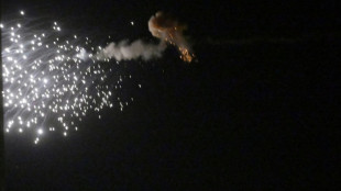 R&uacute;ssia lan&ccedil;a m&iacute;sseis contra Kiev em ataque diurno incomum