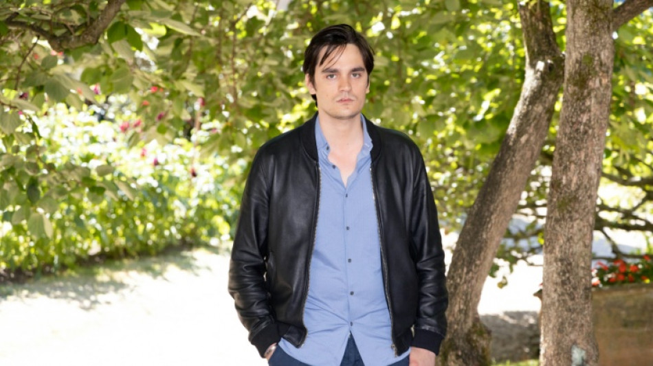 Un hijo de Alain Delon busca anular el testamento de su padre