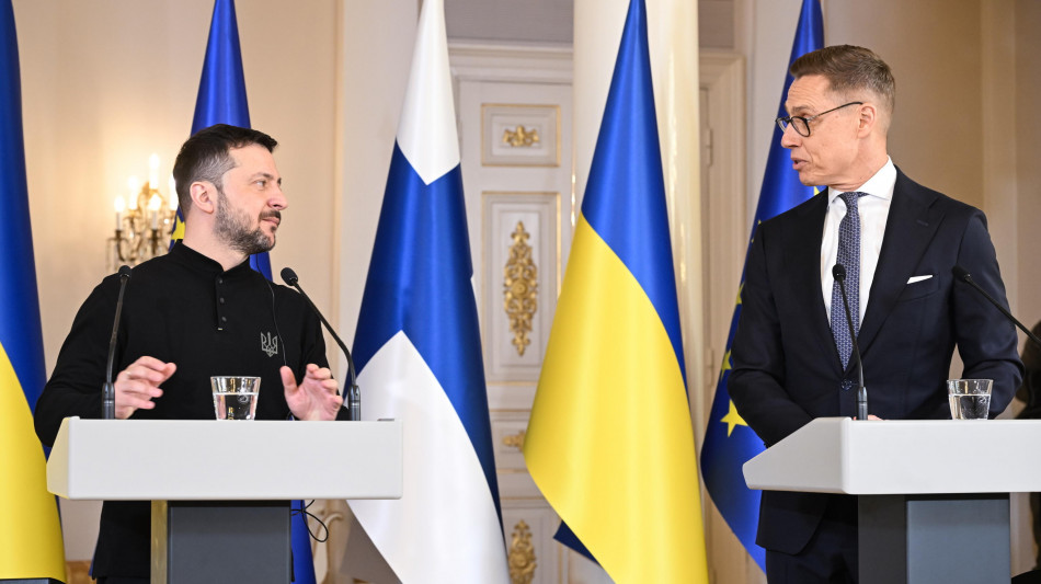 Zelensky, 'da Mosca segnali negativi sugli incontri'