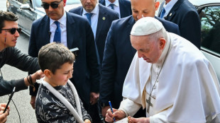 Papst nach drei N&auml;chten aus Krankenhaus entlassen