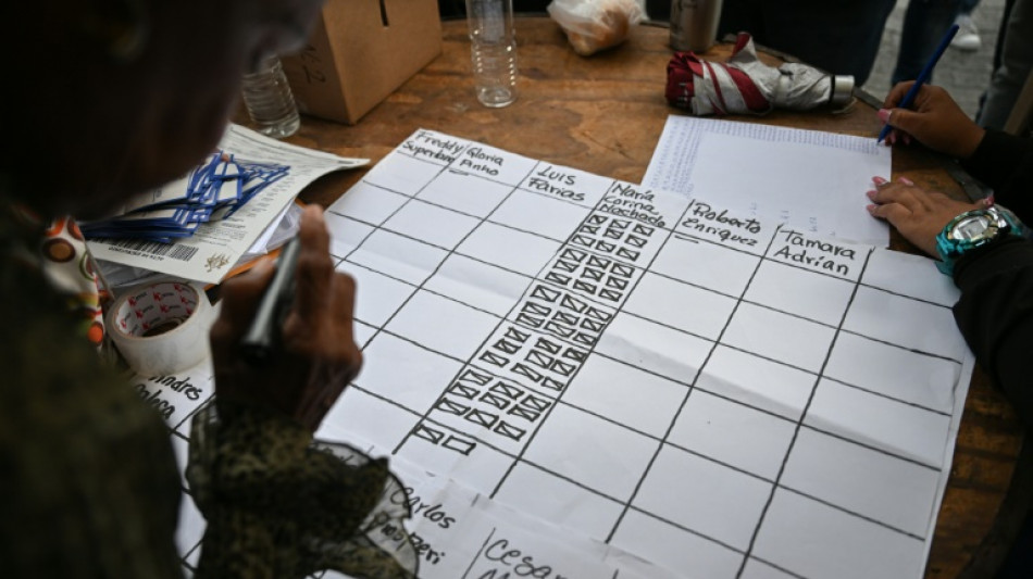 Mais de 2,4 milh&otilde;es de eleitores participaram nas prim&aacute;rias da oposi&ccedil;&atilde;o venezuelana