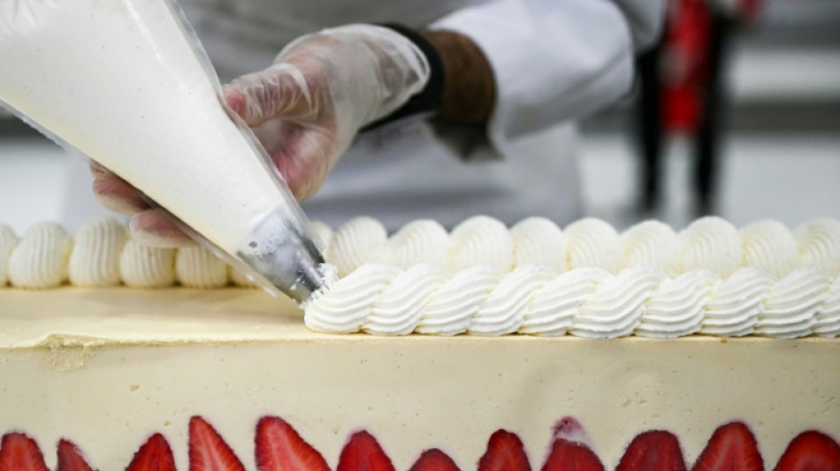Avec un gâteau de 121 mètres, la France récupère le record du plus grand fraisier du monde