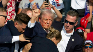 "Tiempos duros", l&aacute;grimas en iglesia de EEUU conmocionada por tiroteo contra Trump