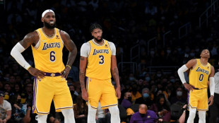 Los Lakers, fuera de playoffs: claves de una debacle hist&oacute;rica