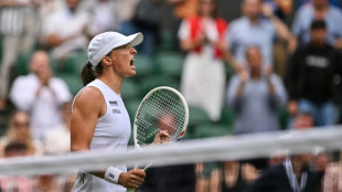 Swiatek supera sem dificuldades a 3&ordf; rodada de Wimbledon