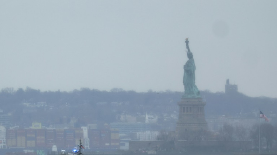 Une famille de touristes tués dans le crash d'un hélicoptère dans le fleuve de New York