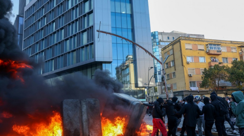 Albanie : nouveaux heurts entre manifestants et policiers, des incendies d&eacute;clench&eacute;s 