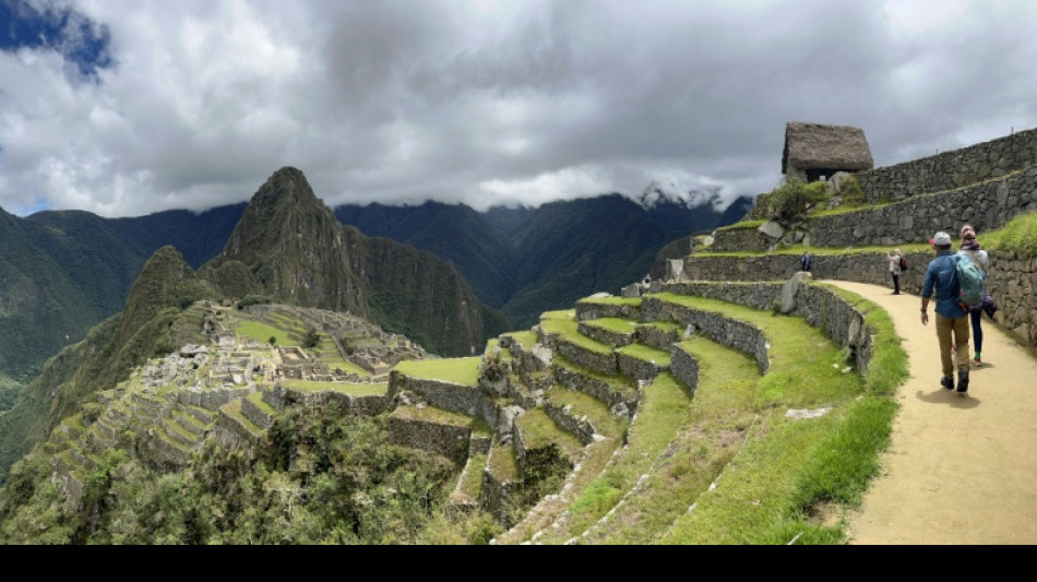 Choque entre trens em via para Machu Picchu deixa um morto e 40 feridos