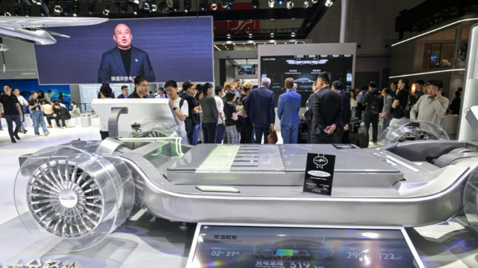 Grupo chin&ecirc;s de baterias CATL estreia na Bolsa de Hong Kong com alta de 16%