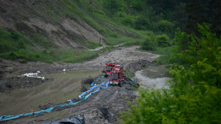 En Roumanie, les fortes pluies inondent une mine de sel