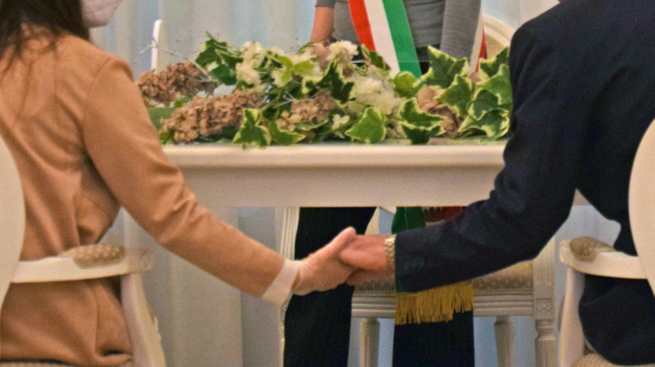 Mattarella, discriminate unioni civili rispetto al matrimonio