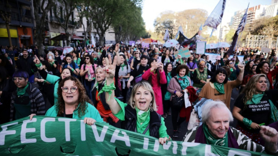 Como as ideias de Milei n&atilde;o entraram na 'mar&eacute; verde' do feminismo argentino