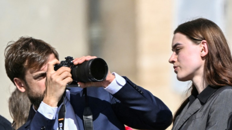 Las esposas de los soldados del batall&oacute;n Azov piden ayuda al papa