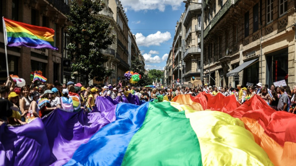 Crescente desinforma&ccedil;&atilde;o contra LGBTQIA+ amea&ccedil;a Paradas do Orgulho