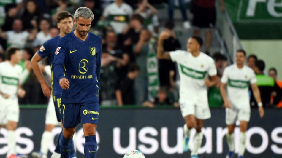 Atl&eacute;tico de Madrid tem Almada expulso e perde (3-2) na visita ao Elche
