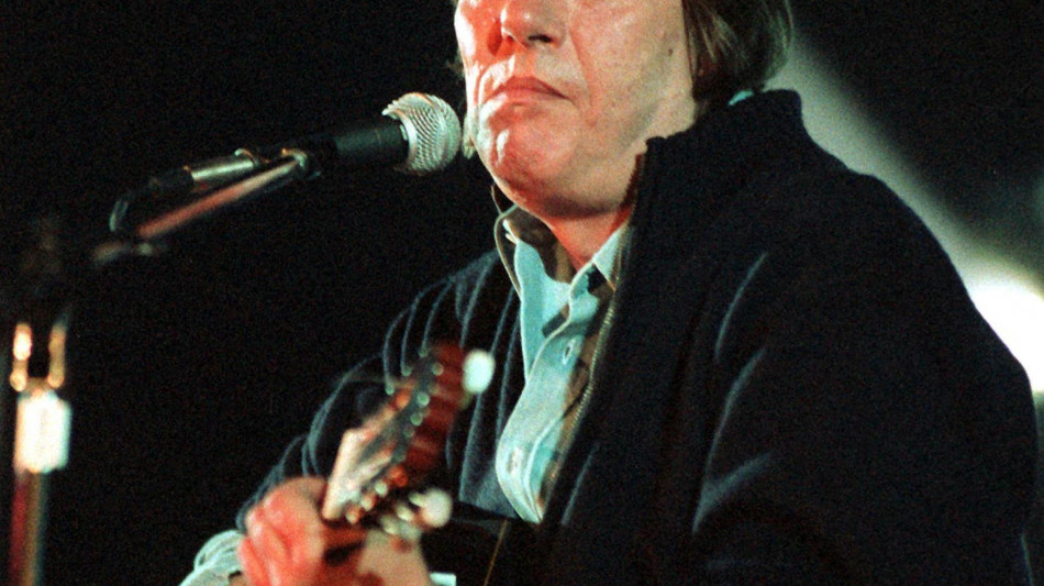 Genova ricorda i 27 anni della morte di De Andr&eacute;, Salis 'ci manchi'