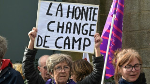 Excirujano franc&eacute;s reconoce "actos abominables" en macrojuicio por violaciones a pacientes