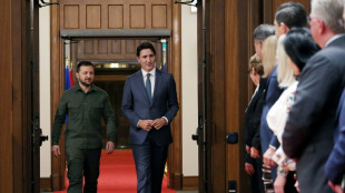 Canad&aacute; apoiar&aacute; a Ucr&acirc;nia 'o tempo que for necess&aacute;rio', diz Trudeau a Zelensky