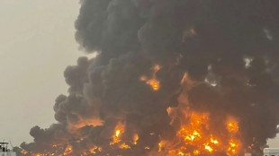 Israel bombardea ciudad de Yemen tras ataque de los rebeldes hut&iacute;es en Tel Aviv