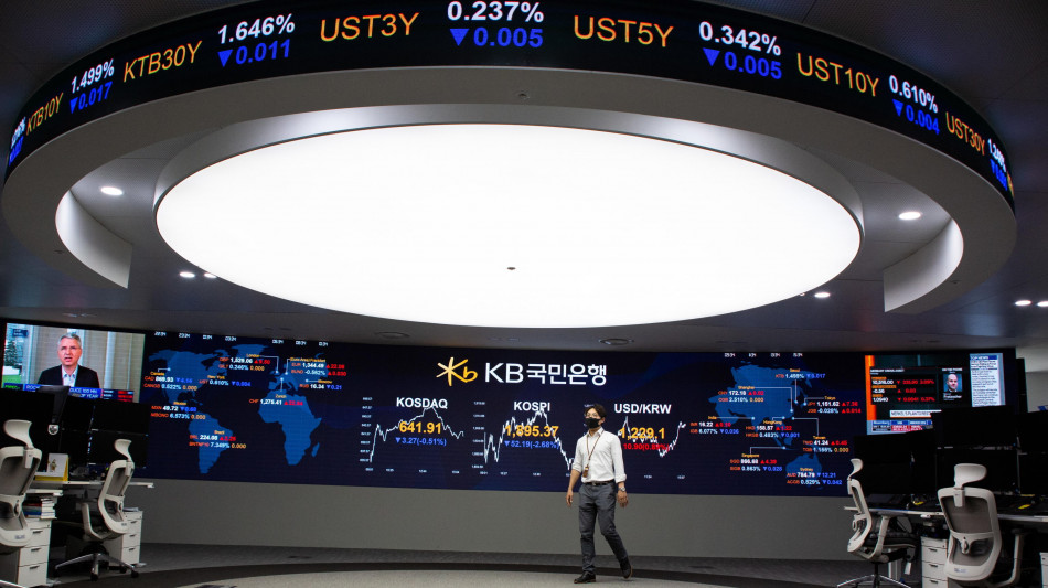 Borsa: Asia in ordine sparso, si tratta sui dazi, Tokyo +0,84%