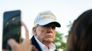 Trump targets US 'sanctuary cities' in migrant crackdown