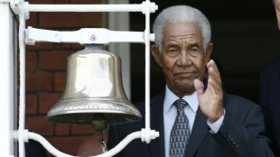 Lara calls for celebration of 'father figure' Sobers