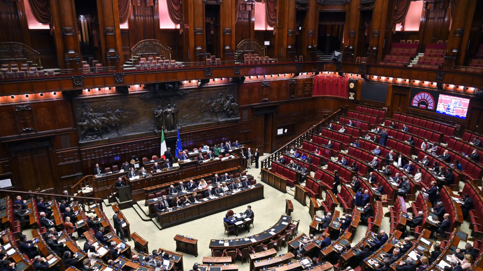 Sì della Camera alla fiducia sul decreto bollette