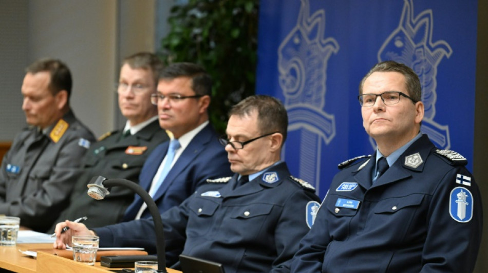 Finl&acirc;ndia investiga navio procedente da R&uacute;ssia por suposta sabotagem de cabo submarino