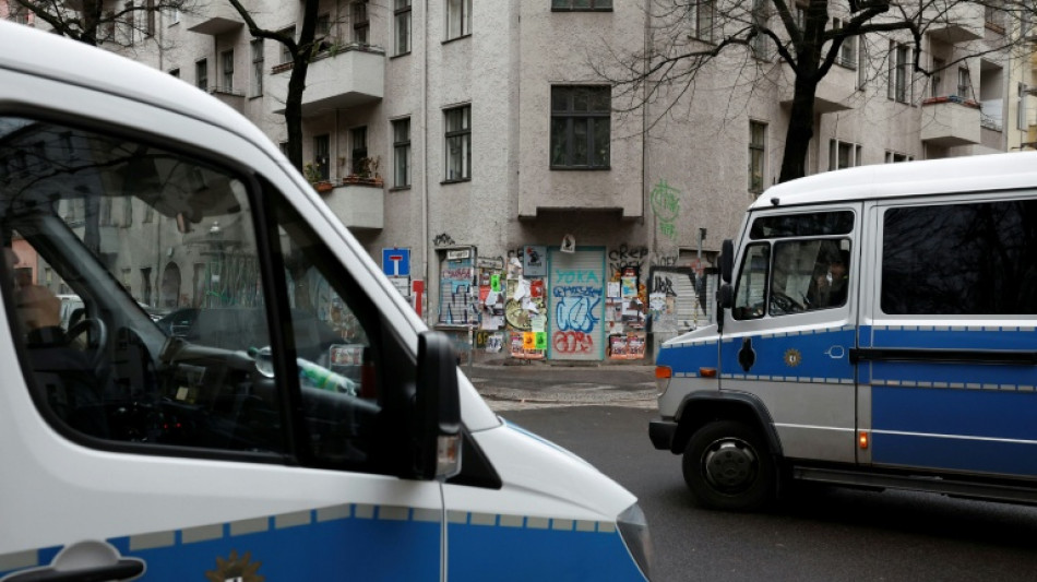 Mit Pfefferspray an Handschuhen in Augen gefasst: Berliner Polizist verurteilt