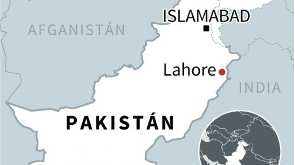 Al menos 15 muertos en un atentado suicida contra un puesto de control en Pakist&aacute;n