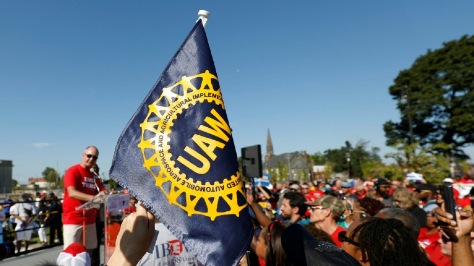 Cresce amea&ccedil;a de greve em Detroit, em pleno sal&atilde;o do autom&oacute;vel