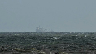 El incendio contin&uacute;a tras la colisi&oacute;n de un petrolero y un carguero en mar del Norte