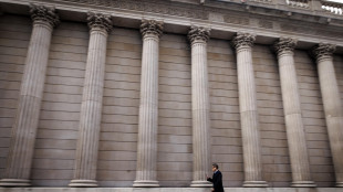 Borsa: l'Europa apre poco mossa, Londra +0,46%