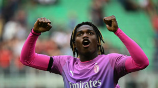 Milan reage e vence Hellas Verona no Italiano, mas sem convencer