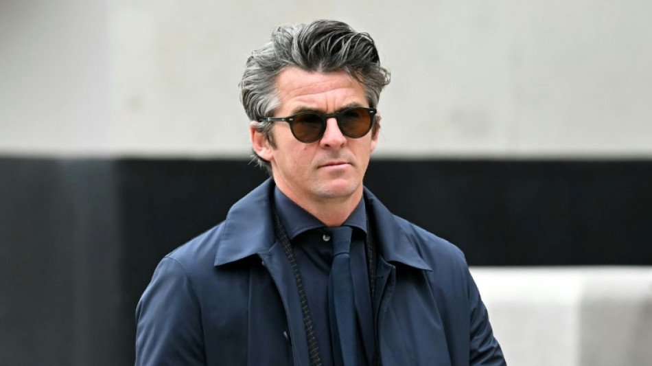 Ex-jogador ingl&ecirc;s Joey Barton &eacute; condenado por agredir esposa